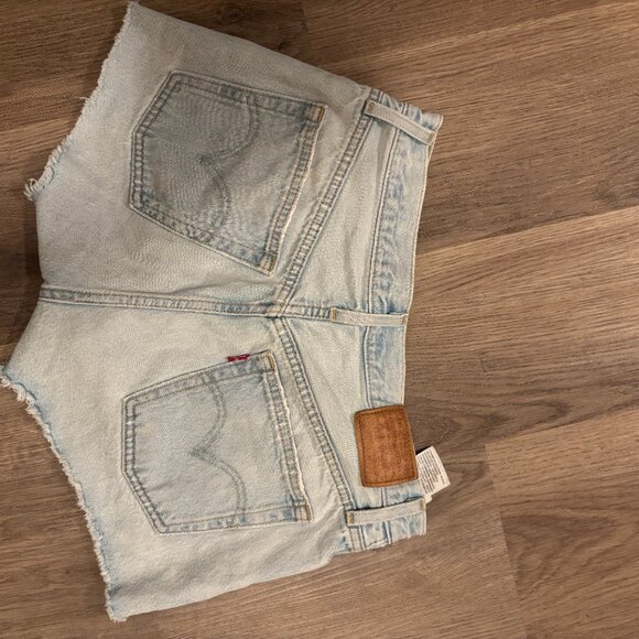 Levis denim shorts - Picture 2 of 2